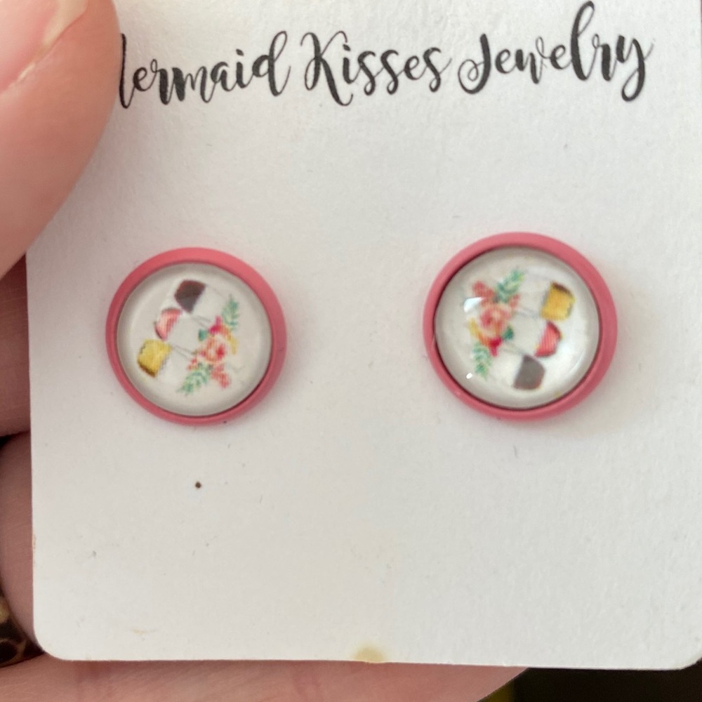 Wine studs